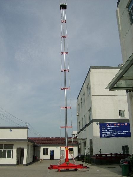 套缸式升降平臺(tái)1.jpg 套缸式升降平臺(tái)1.jpg